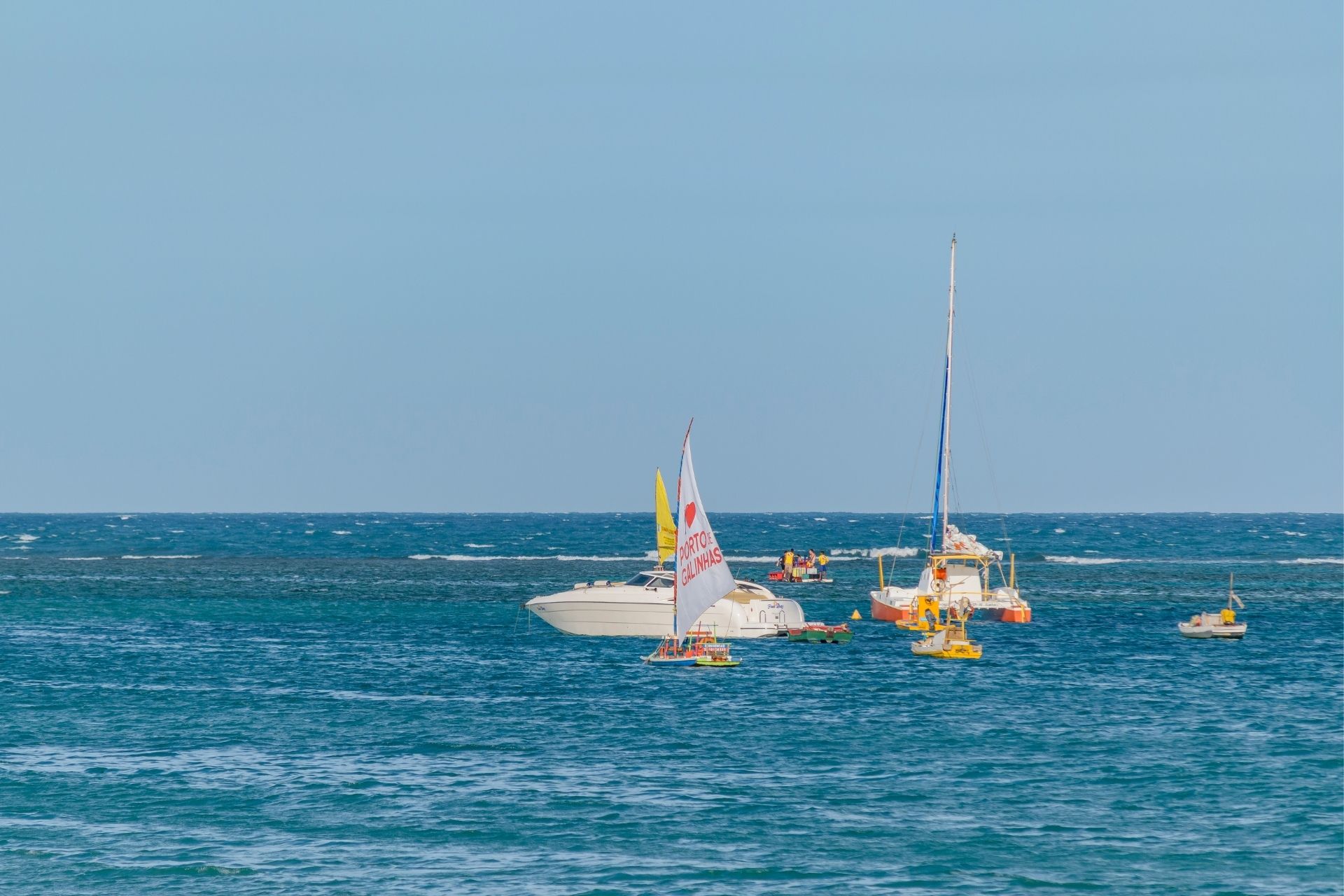 porto de galinhas pernambuco turismo jangada aluguel de carros foco